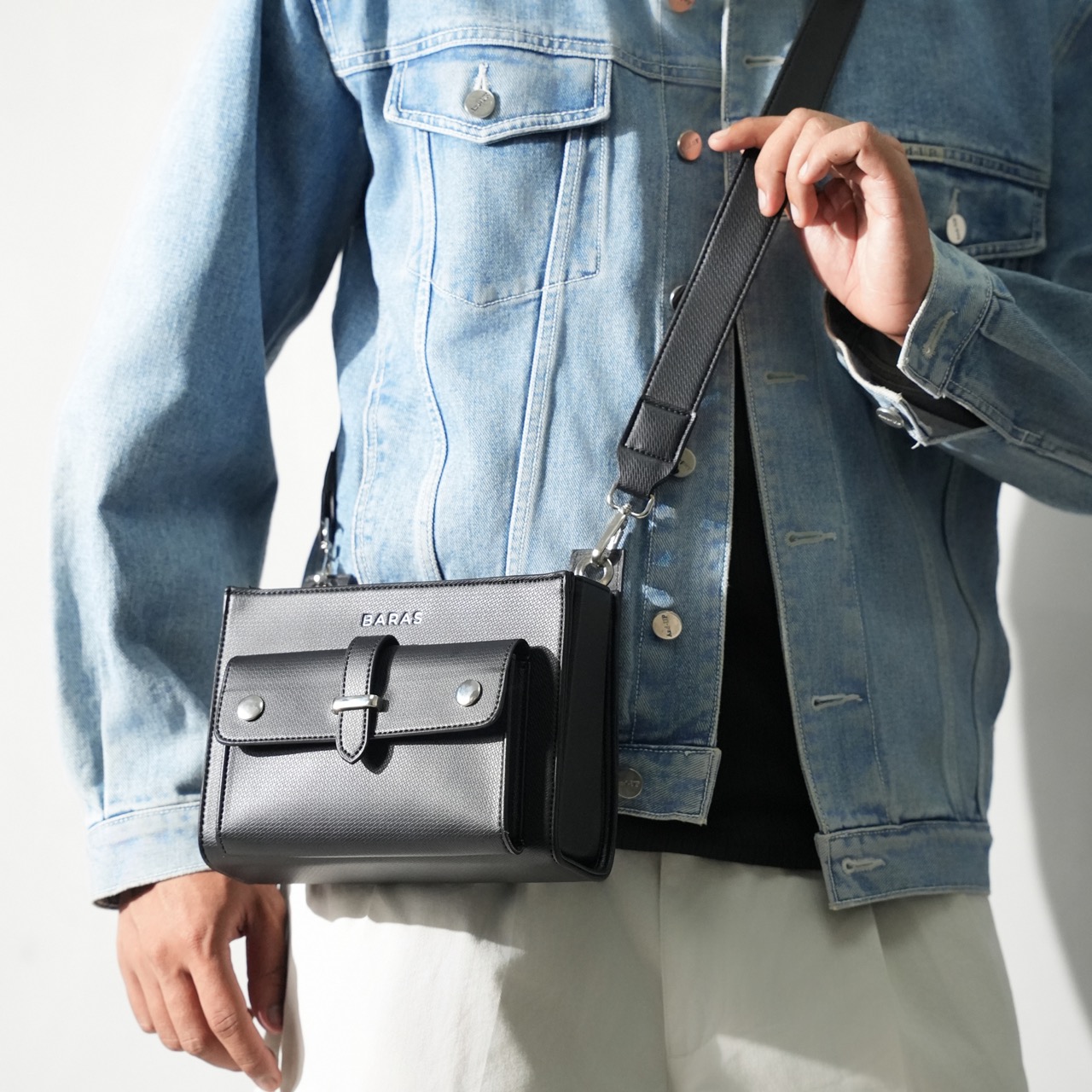29 black Large